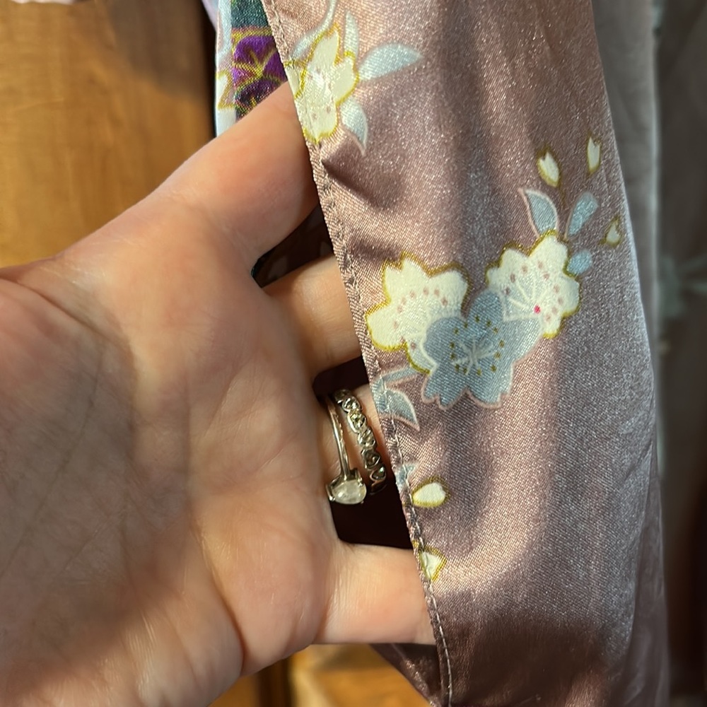 Silky Robe - Picture 2 of 6